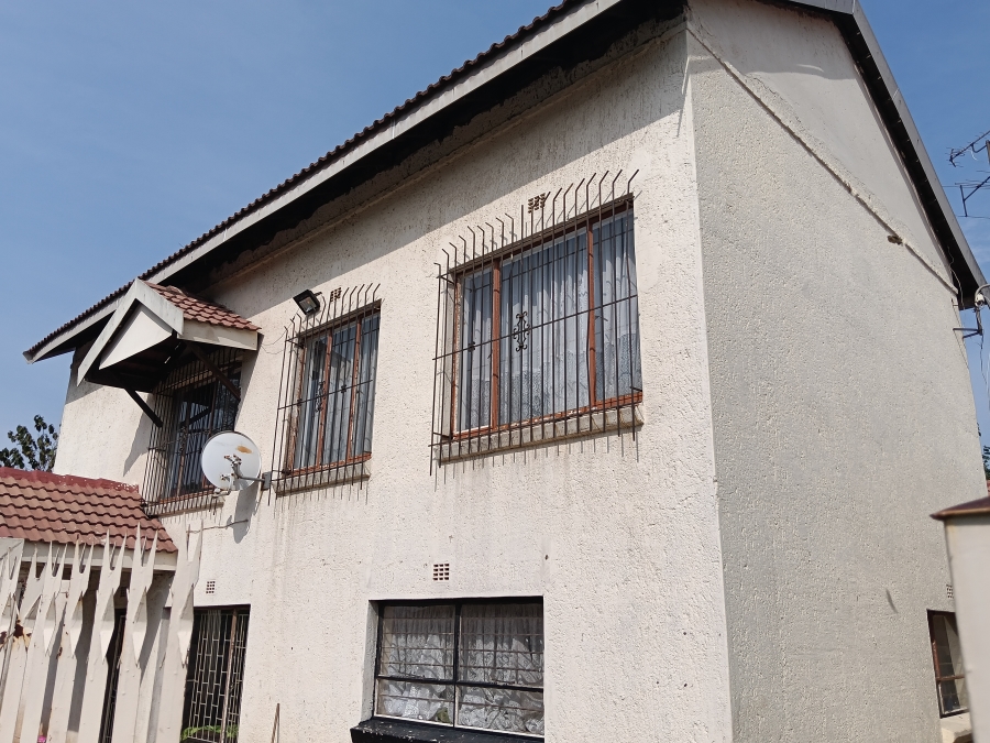 6 Bedroom Property for Sale in Actonville Gauteng