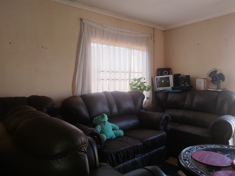 2 Bedroom Property for Sale in Drieziek Gauteng