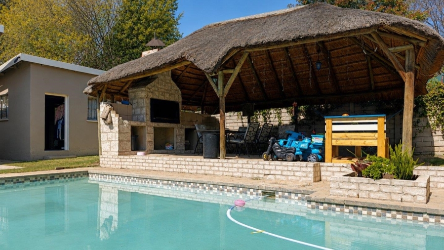 5 Bedroom Property for Sale in Brackendowns Gauteng
