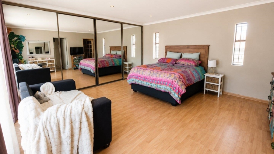 5 Bedroom Property for Sale in Brackendowns Gauteng