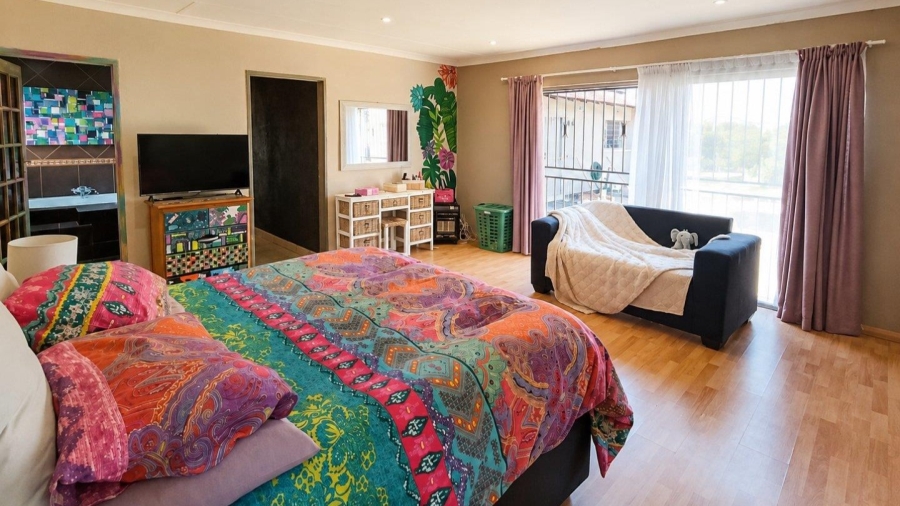 5 Bedroom Property for Sale in Brackendowns Gauteng