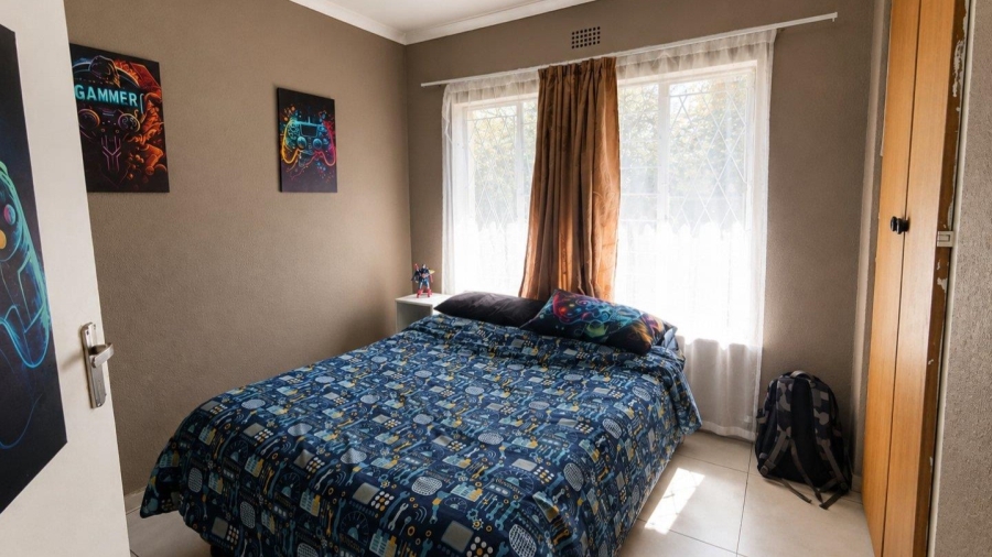 5 Bedroom Property for Sale in Brackendowns Gauteng