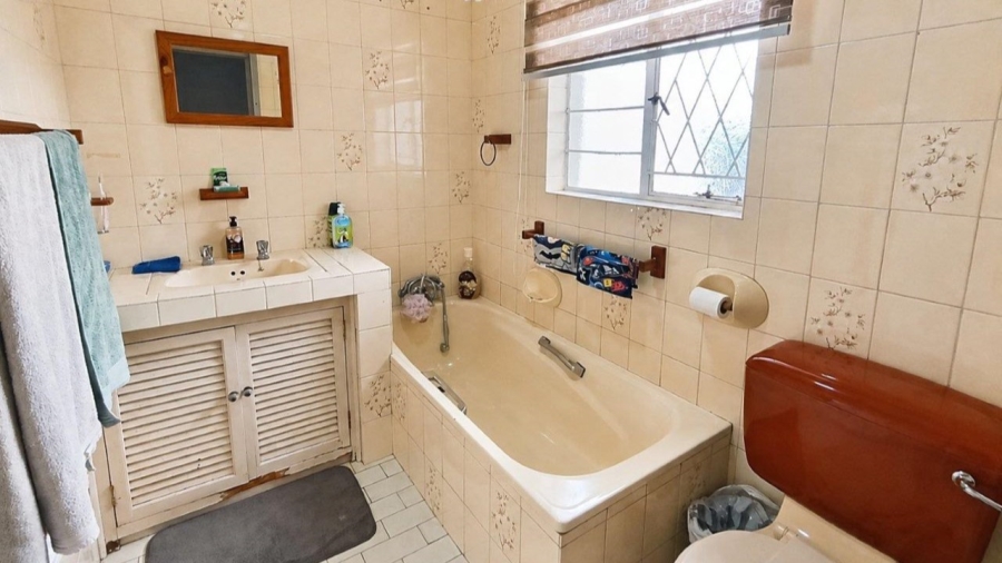 5 Bedroom Property for Sale in Brackendowns Gauteng