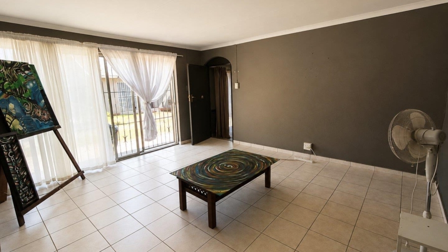 5 Bedroom Property for Sale in Brackendowns Gauteng