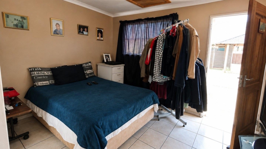 5 Bedroom Property for Sale in Brackendowns Gauteng