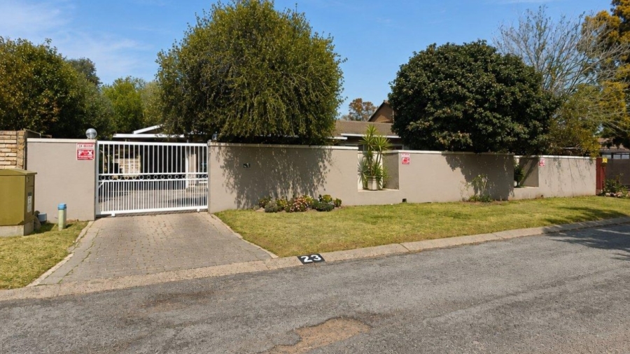 5 Bedroom Property for Sale in Brackendowns Gauteng