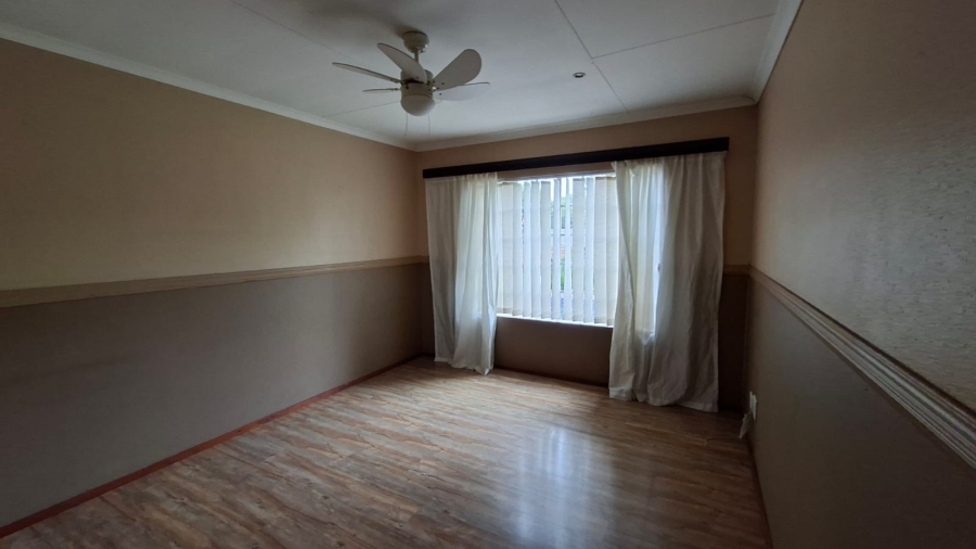 To Let 4 Bedroom Property for Rent in Sunair Park Gauteng