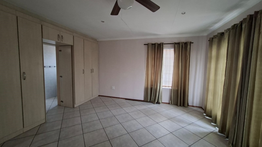 To Let 4 Bedroom Property for Rent in Sunair Park Gauteng