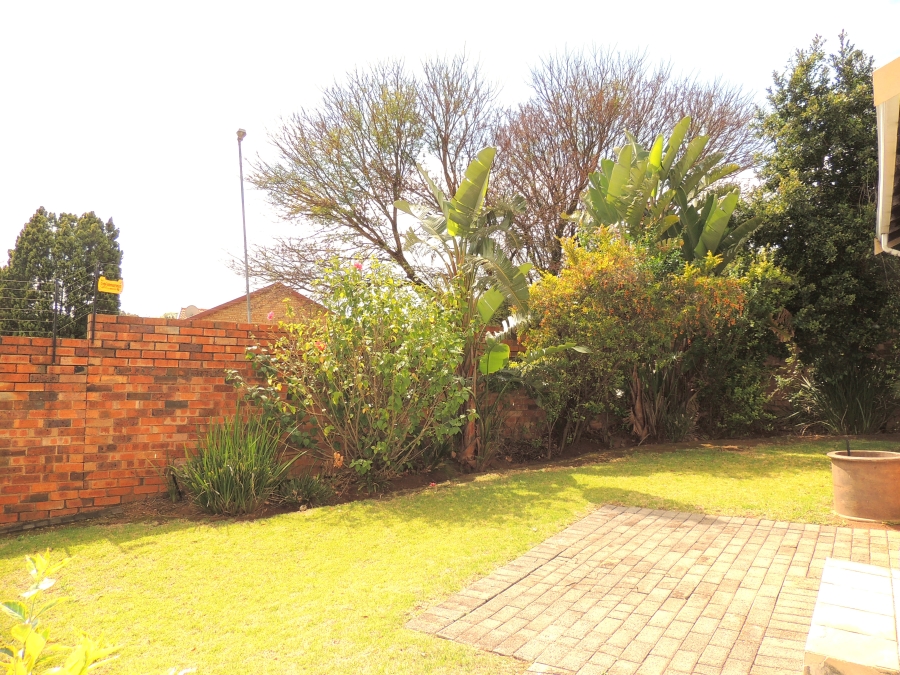 3 Bedroom Property for Sale in Wilgeheuwel Gauteng