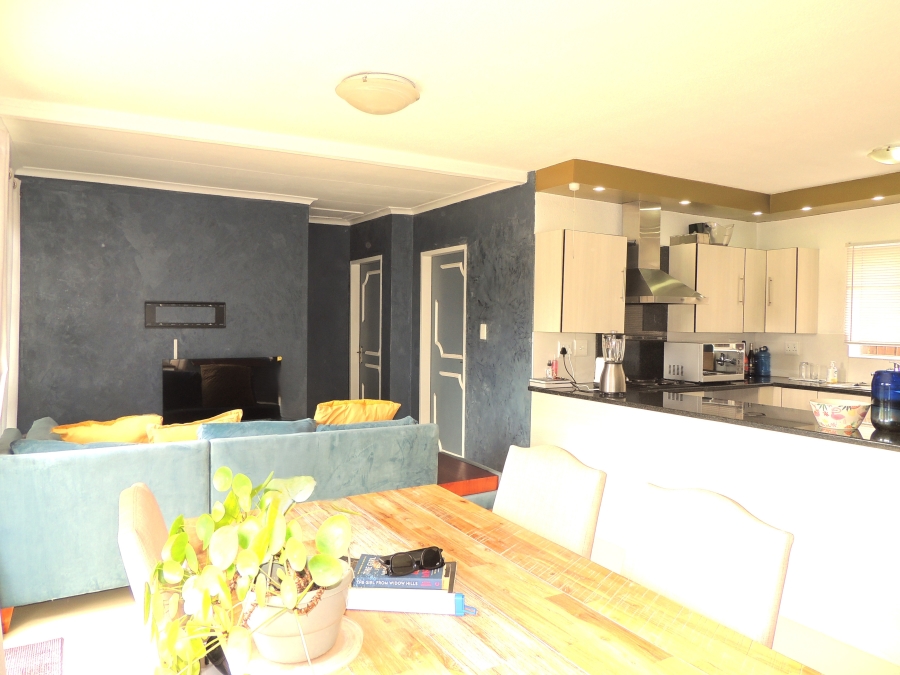 3 Bedroom Property for Sale in Wilgeheuwel Gauteng