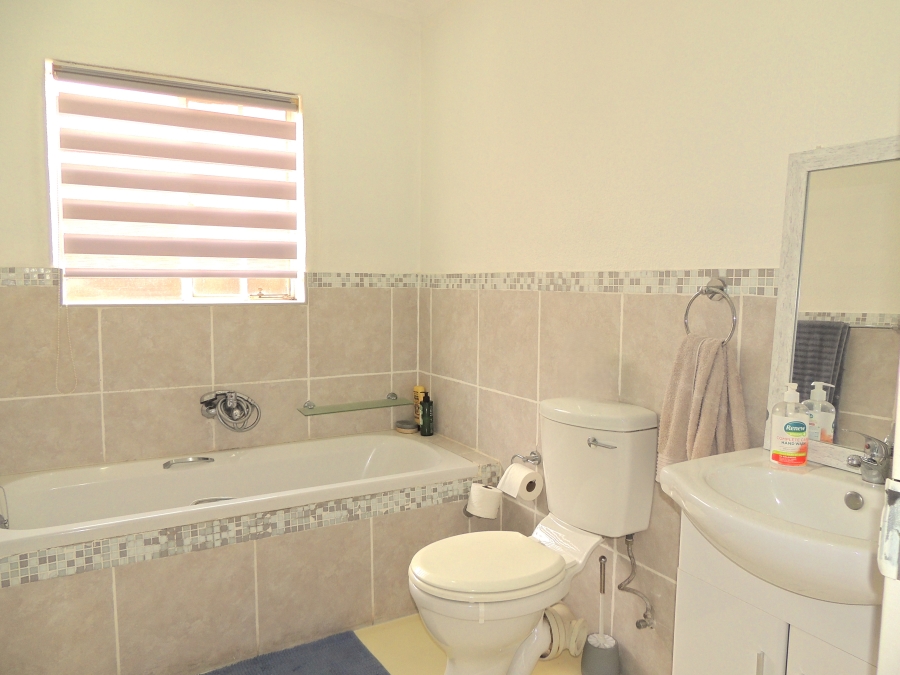 3 Bedroom Property for Sale in Wilgeheuwel Gauteng