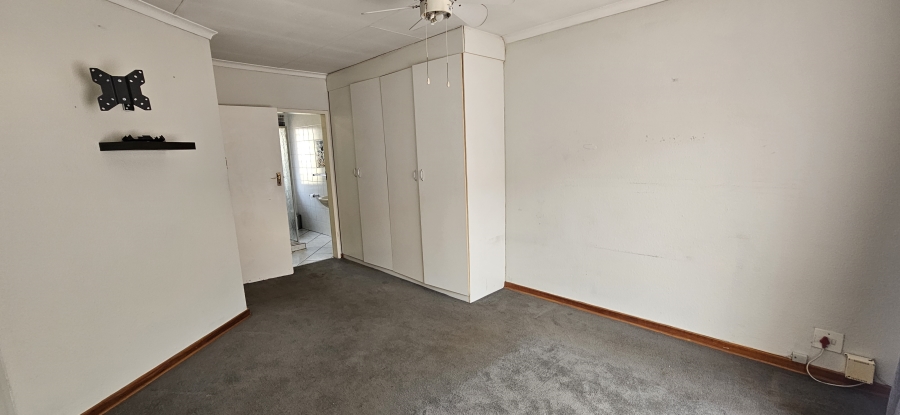 3 Bedroom Property for Sale in New Redruth Gauteng