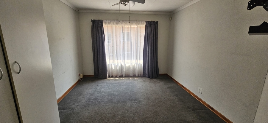 3 Bedroom Property for Sale in New Redruth Gauteng