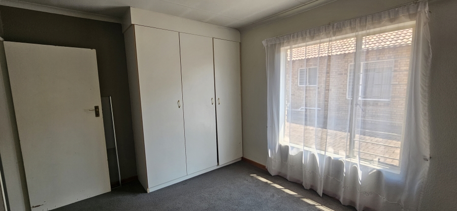3 Bedroom Property for Sale in New Redruth Gauteng