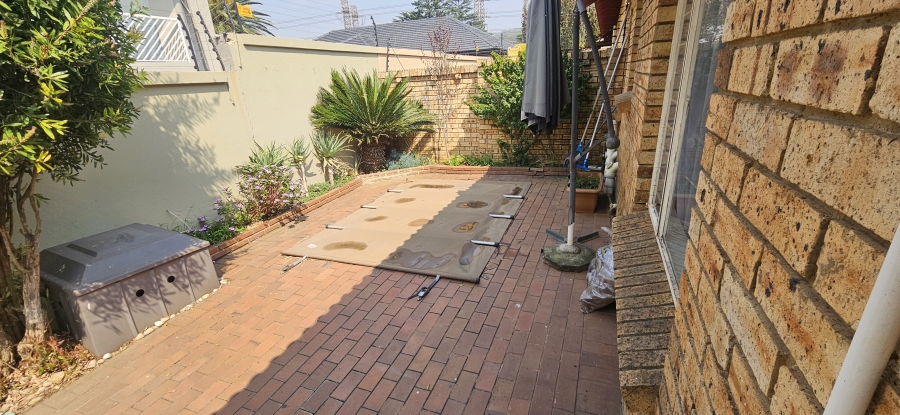 3 Bedroom Property for Sale in New Redruth Gauteng