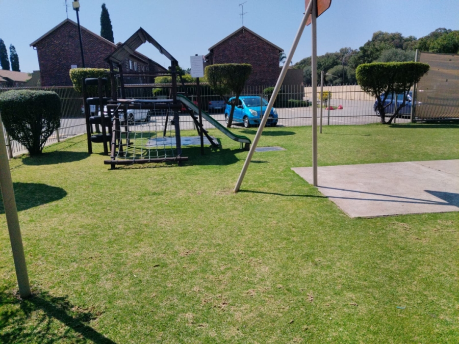 2 Bedroom Property for Sale in Eden Glen Gauteng
