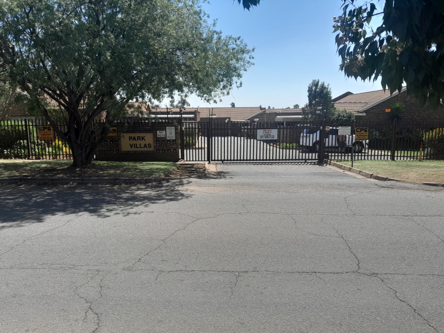 To Let 3 Bedroom Property for Rent in Randhart Gauteng