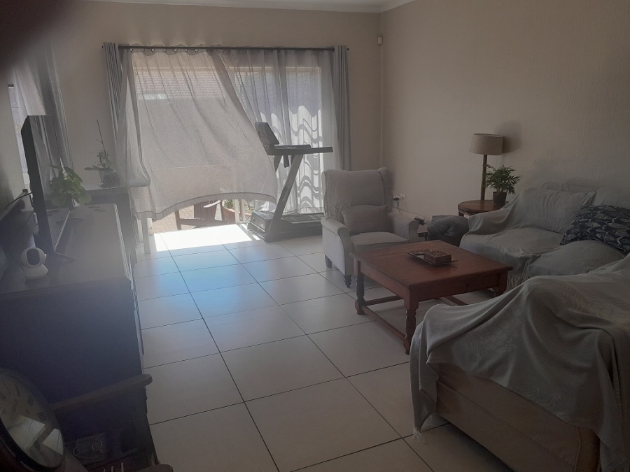 To Let 3 Bedroom Property for Rent in Randhart Gauteng