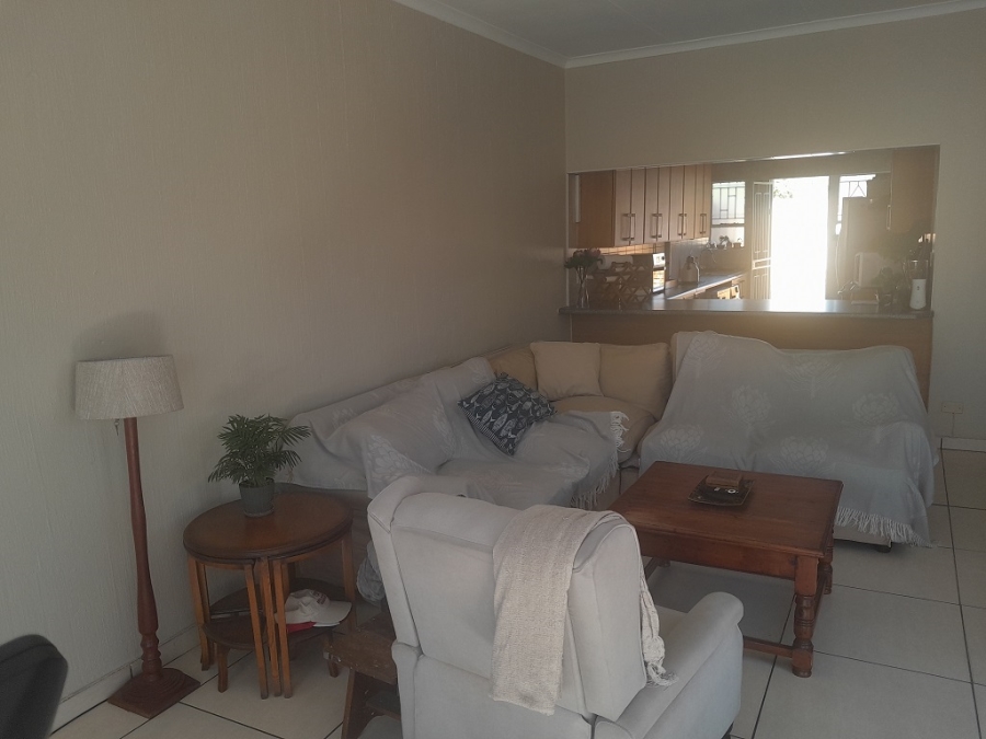 To Let 3 Bedroom Property for Rent in Randhart Gauteng