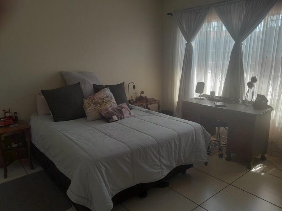 To Let 3 Bedroom Property for Rent in Randhart Gauteng