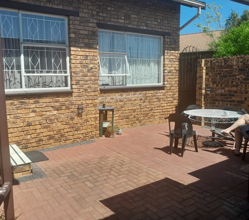 To Let 3 Bedroom Property for Rent in Randhart Gauteng