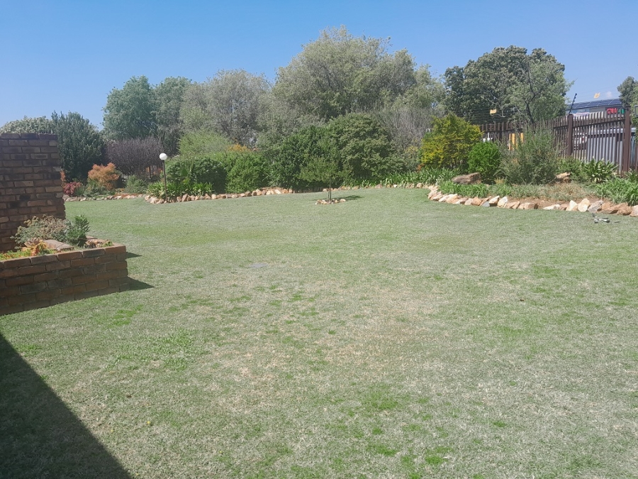 To Let 3 Bedroom Property for Rent in Randhart Gauteng