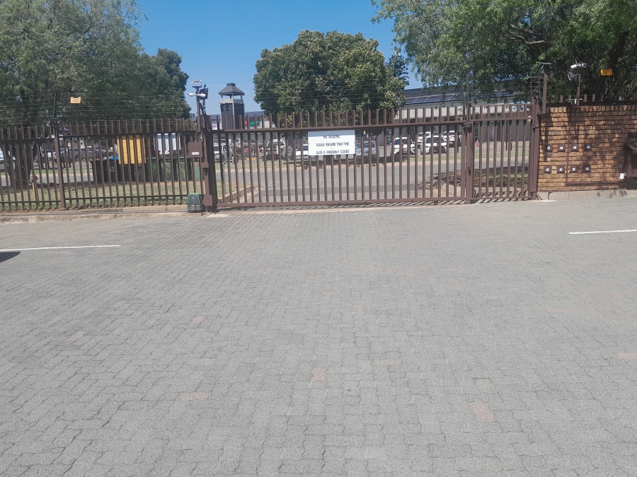 To Let 3 Bedroom Property for Rent in Randhart Gauteng