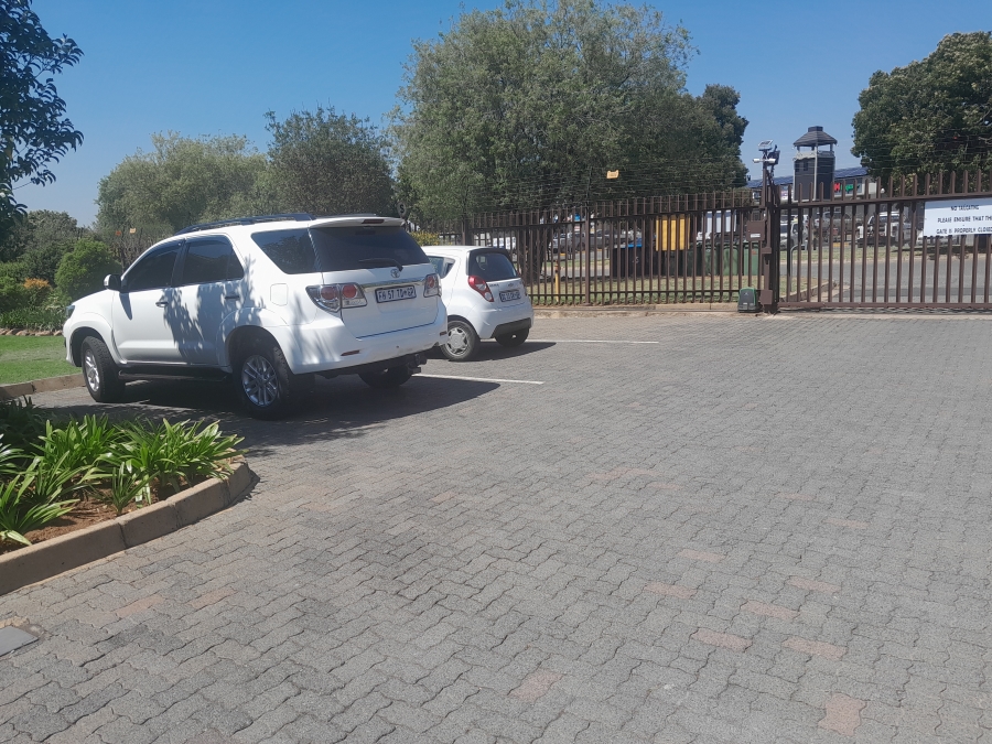 To Let 3 Bedroom Property for Rent in Randhart Gauteng