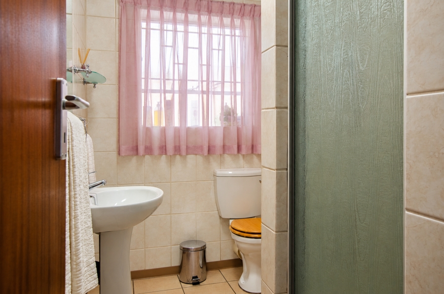 2 Bedroom Property for Sale in Rietvalleirand Gauteng
