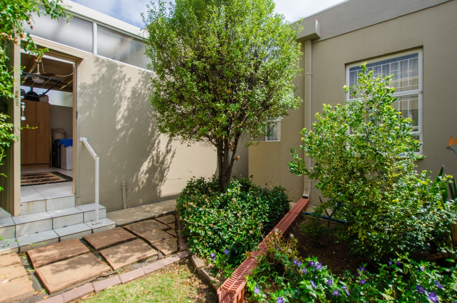 2 Bedroom Property for Sale in Rietvalleirand Gauteng