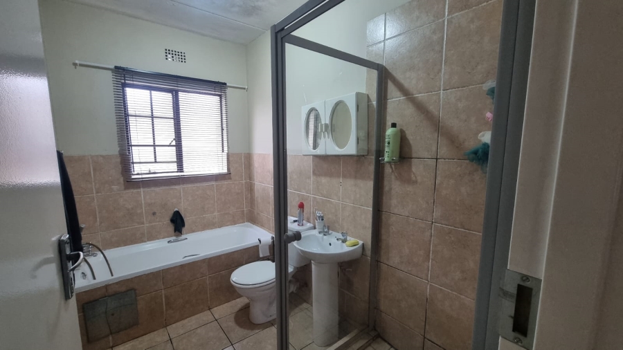 To Let 2 Bedroom Property for Rent in Rand Collieries Gauteng