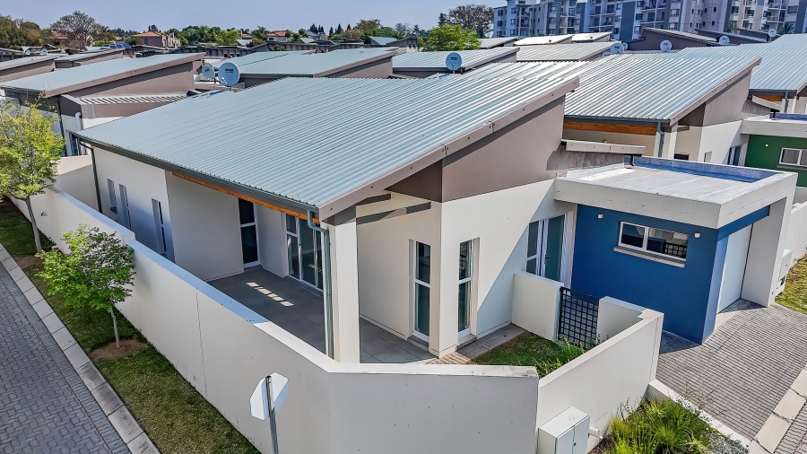 2 Bedroom Property for Sale in Broadacres Gauteng