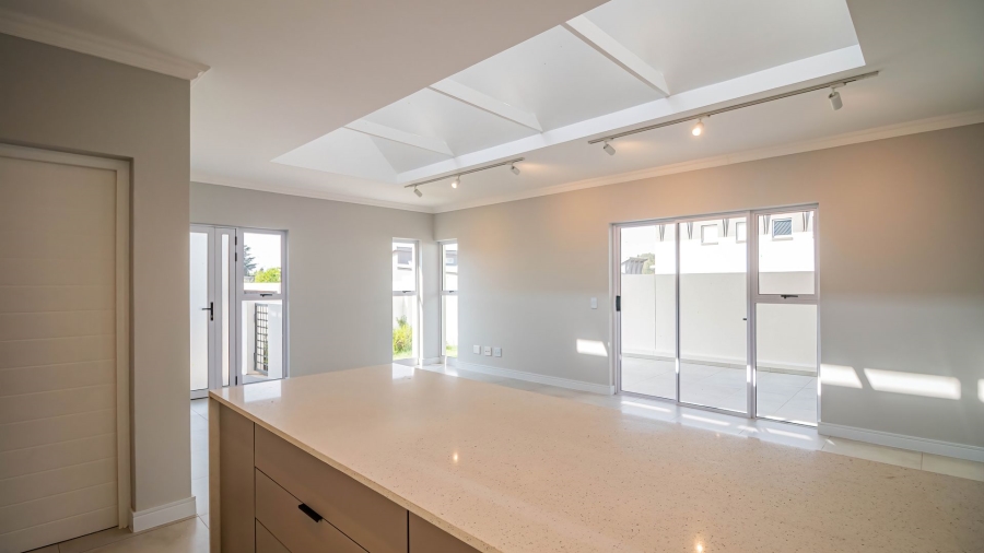 2 Bedroom Property for Sale in Broadacres Gauteng