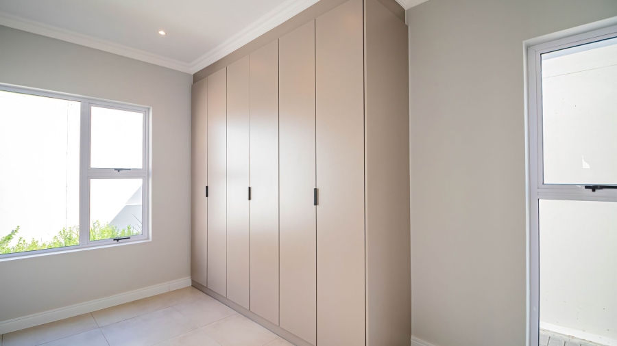 2 Bedroom Property for Sale in Broadacres Gauteng