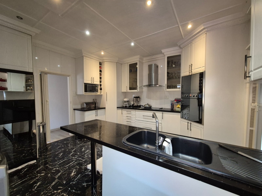 To Let 5 Bedroom Property for Rent in Brenthurst Gauteng