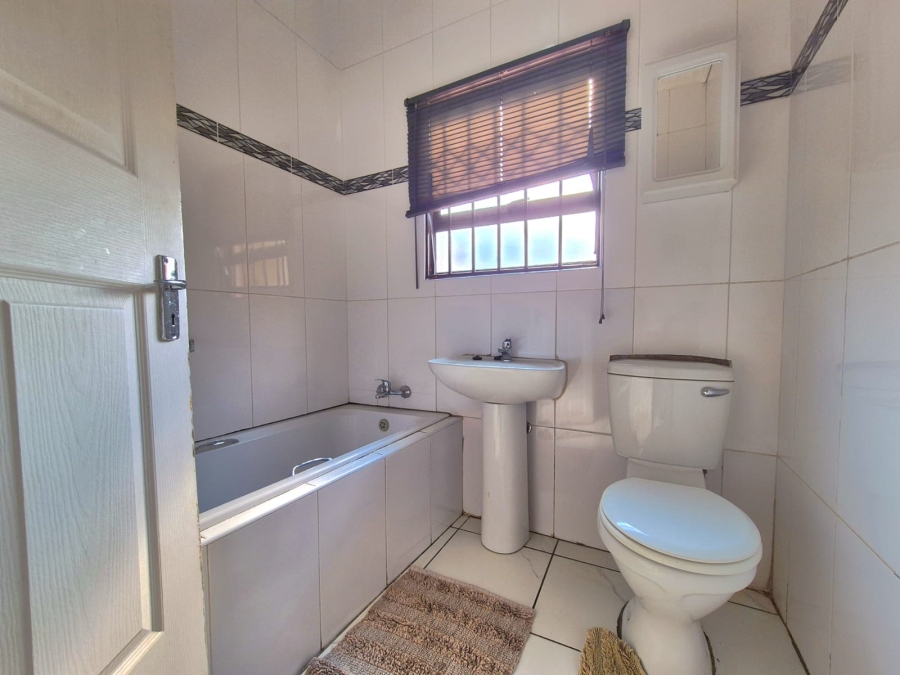 To Let 5 Bedroom Property for Rent in Brenthurst Gauteng