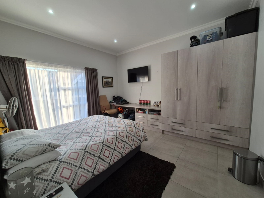 3 Bedroom Property for Sale in Vanderbijlpark SW 5 Gauteng