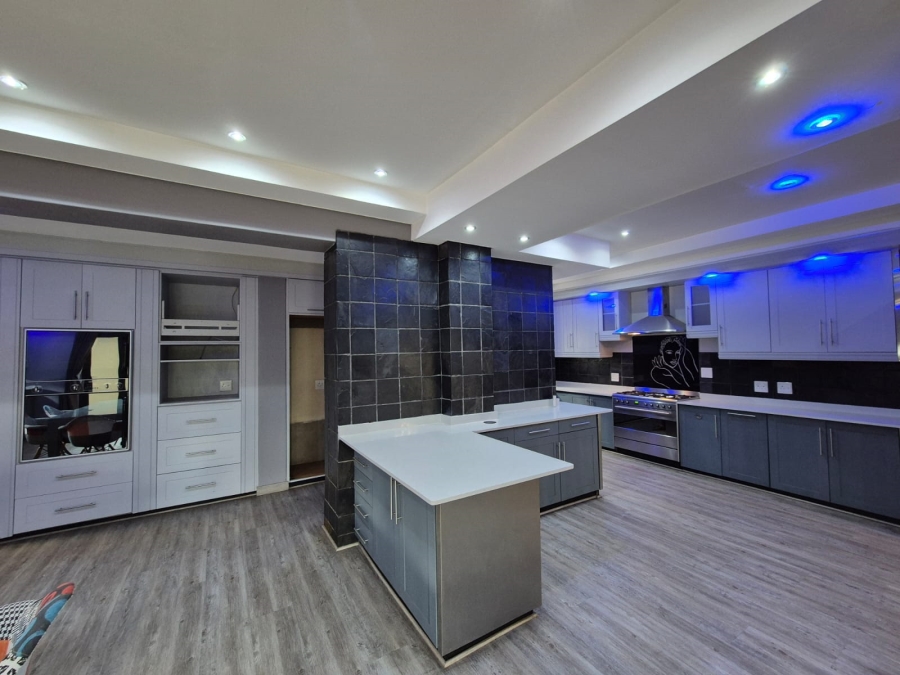 4 Bedroom Property for Sale in Vanderbijlpark SW 5 Gauteng