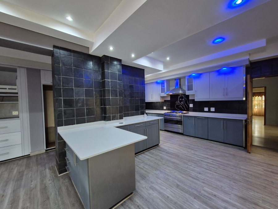 4 Bedroom Property for Sale in Vanderbijlpark SW 5 Gauteng