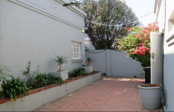 6 Bedroom Property for Sale in Strathavon Gauteng