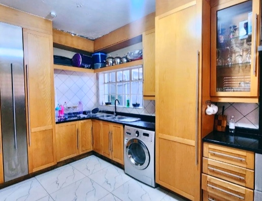 6 Bedroom Property for Sale in Strathavon Gauteng