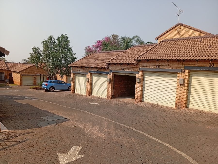 2 Bedroom Property for Sale in Equestria Gauteng