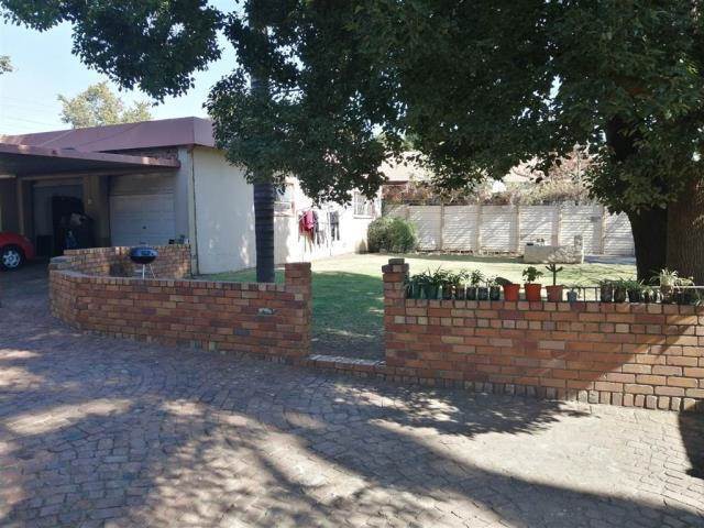 To Let 4 Bedroom Property for Rent in Illiondale Gauteng