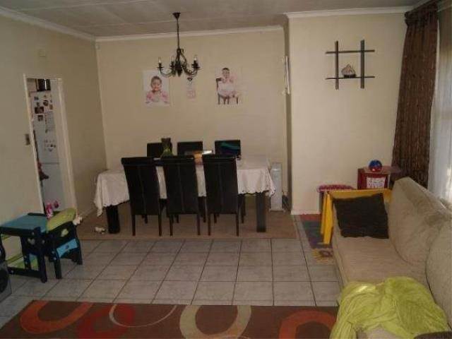 To Let 4 Bedroom Property for Rent in Illiondale Gauteng