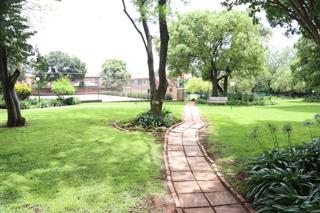 To Let 2 Bedroom Property for Rent in Bedfordview Gauteng