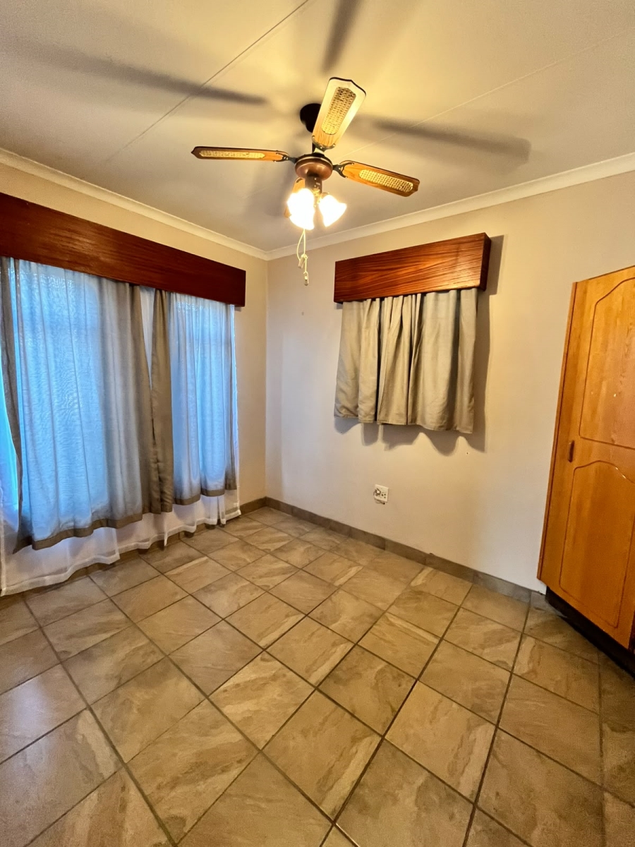 To Let 3 Bedroom Property for Rent in Florauna Gauteng