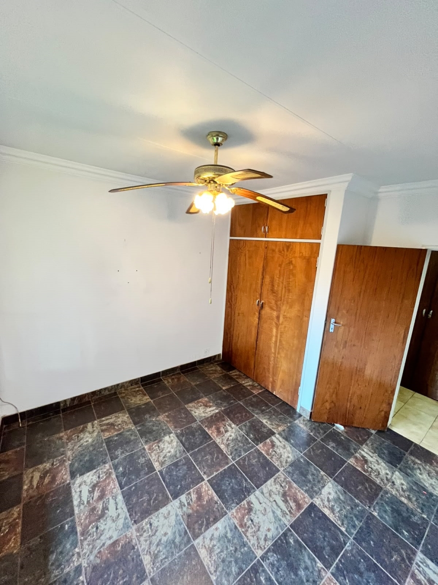 To Let 3 Bedroom Property for Rent in Florauna Gauteng