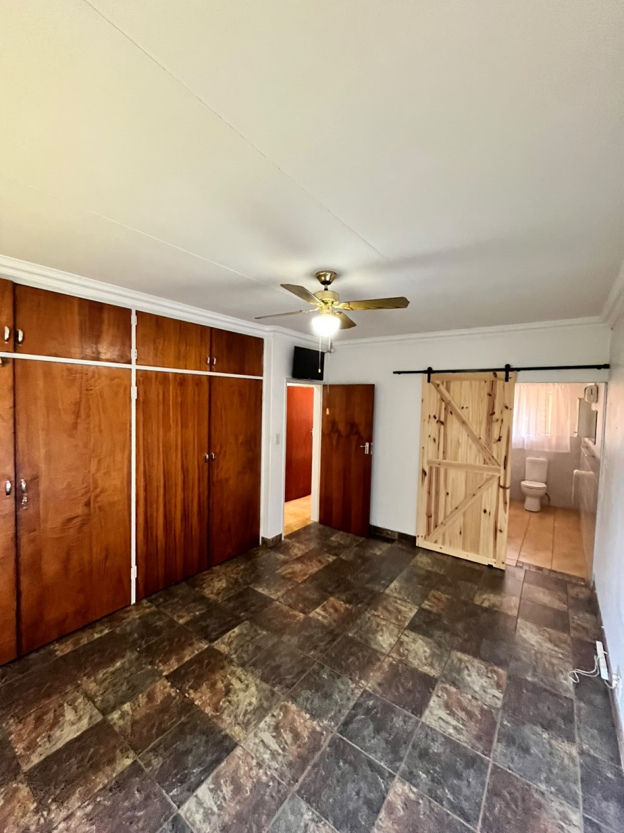 To Let 3 Bedroom Property for Rent in Florauna Gauteng