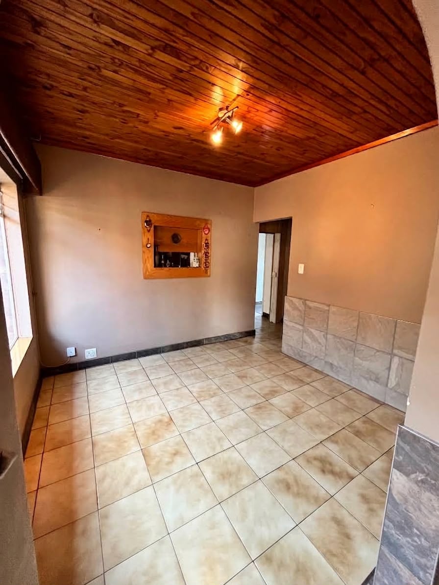 To Let 3 Bedroom Property for Rent in Florauna Gauteng