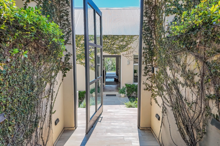 4 Bedroom Property for Sale in Waterkloof Gauteng